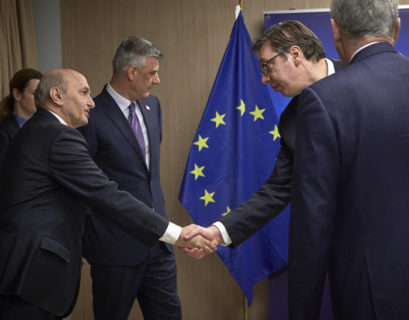 Aleksandar Vucic (r) at the EU-brokered Serbia-Kosovo talks (Photo: eeas.europa.eu)